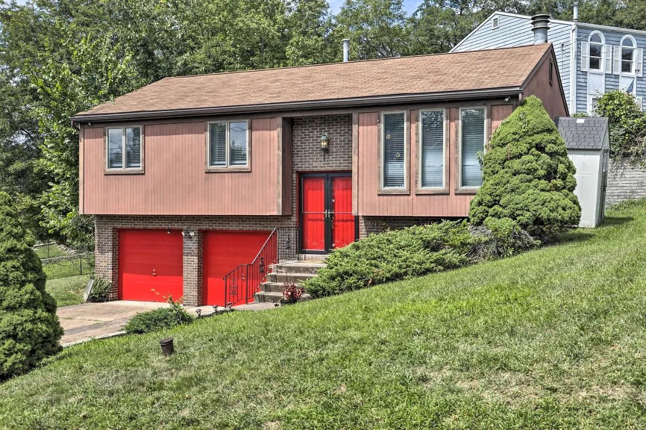 Pittsburgh Retreat With Deck About 4 Mi To Dtwn! Villa Vakantiehuis