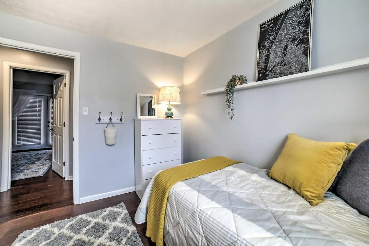 Pittsburgh Retreat With Deck About 4 Mi To Dtwn! Villa Vakantiehuis